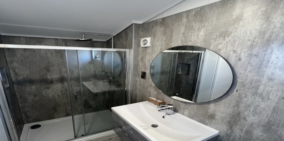Delamere, Prestige Samphire, shower room