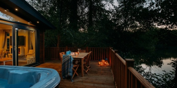 Wessex Contemporary, decking at night at Brokerswood