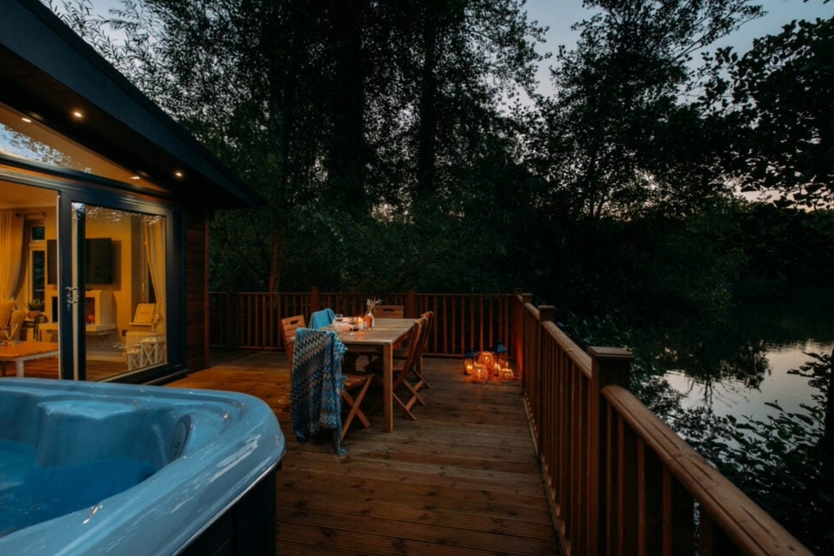 Wessex Contemporary, decking at night at Brokerswood