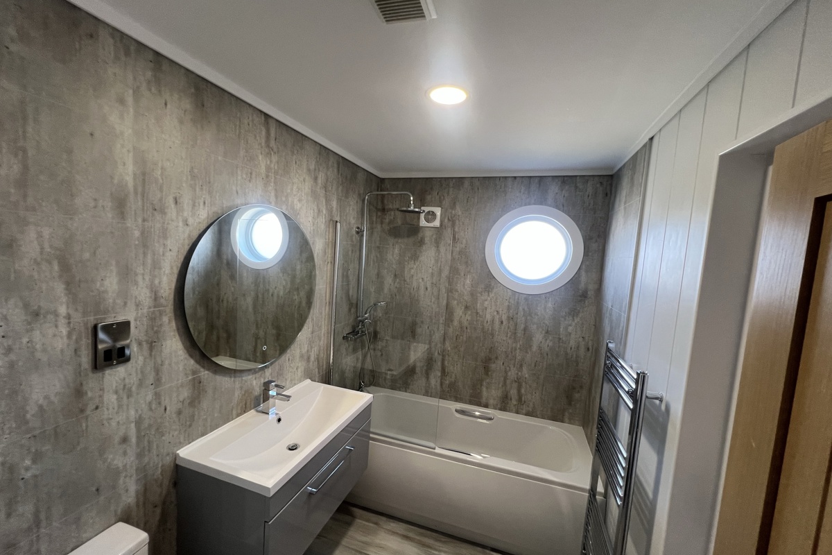 Delamere, Prestige Samphire, bathroom