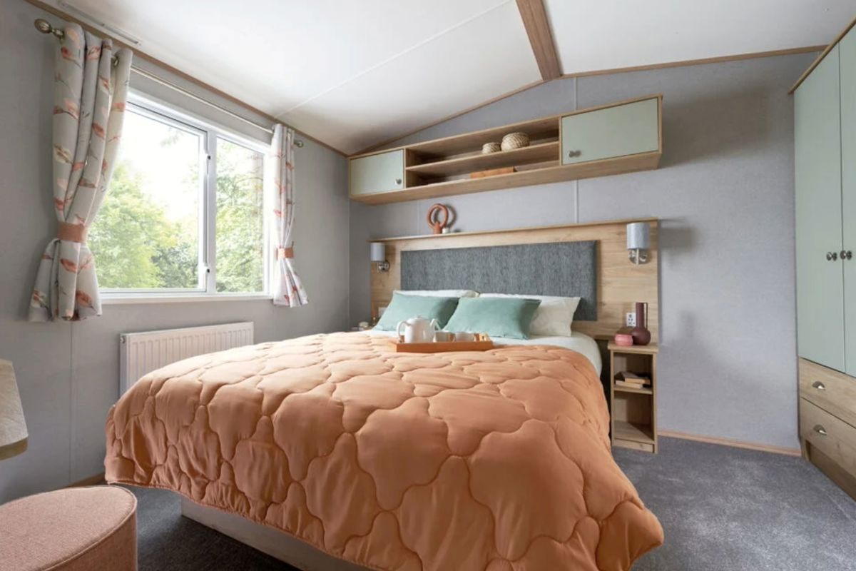 ABI Wimbledon, master Bedroom at Finlake