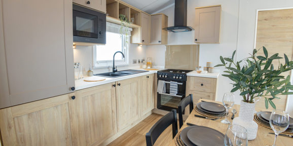 Sunseeker Spirit, kitchen at Praa Sands 