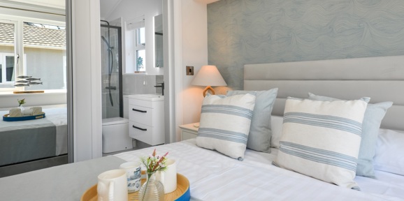 Oakgrove Osprey, master bedroom at The Warren