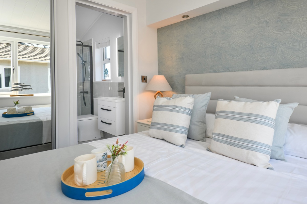 Oakgrove Osprey, master bedroom at The Warren