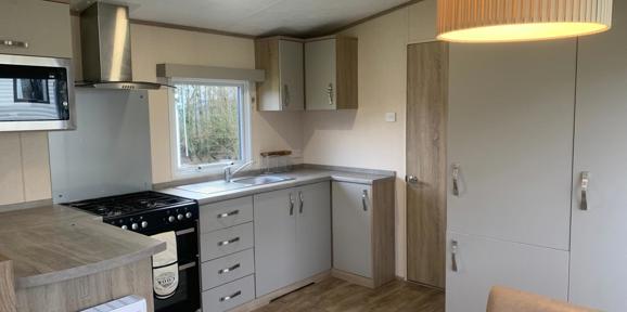 Carnaby Oakdale well equipped kitchen at Dartmoor view 