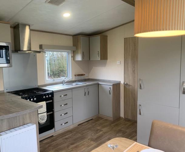Carnaby Oakdale well equipped kitchen at Dartmoor view 
