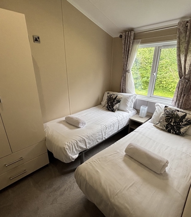Devon Hills, Regal Hamilton, twin bedroom