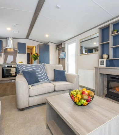 Regal Retreat, living area at Finlake