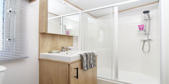 Carnaby Silverdale, shower at Brokerswood