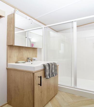 Carnaby Silverdale, shower at Brokerswood