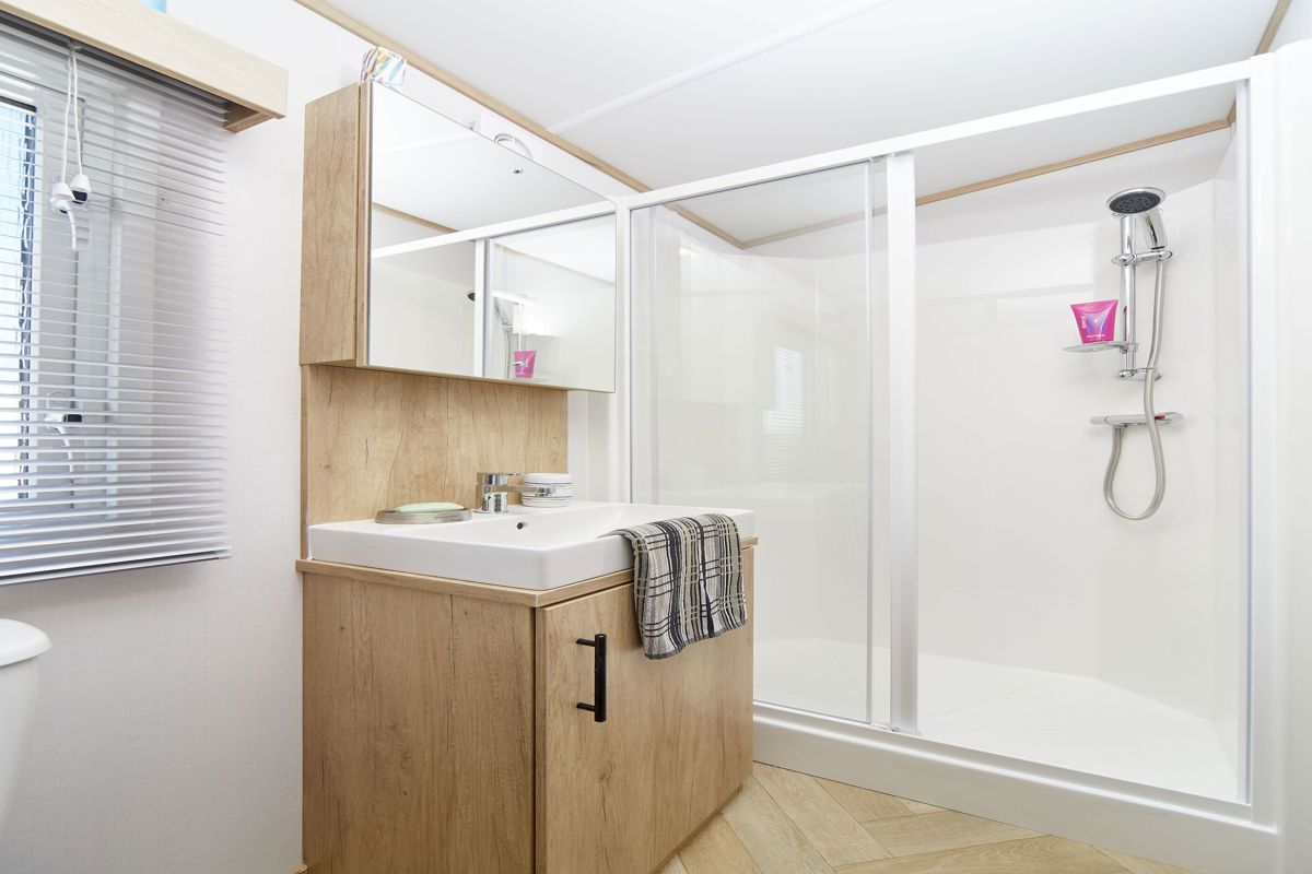 Carnaby Silverdale, shower at Brokerswood