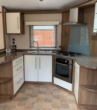 Carnaby Finesse, kitchen at Finlake
