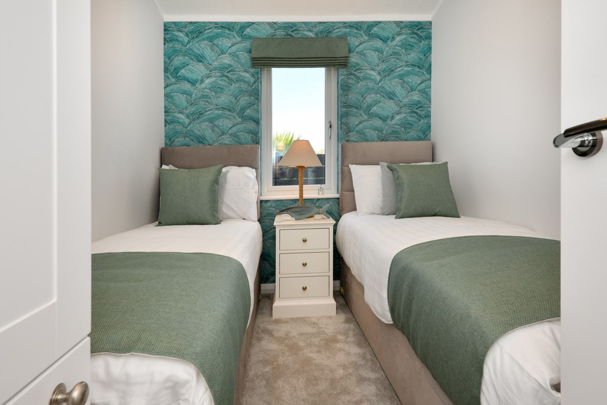Oakgrove Osprey, twin bedroom green at The Warren