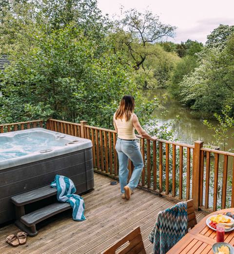 BW Lakeside Views With Hot Tub