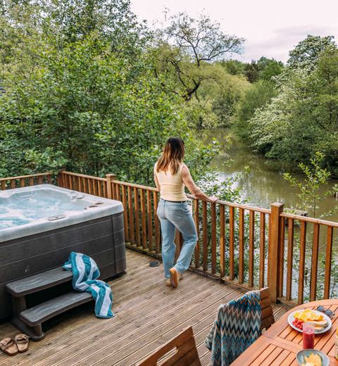 BW Lakeside Views With Hot Tub