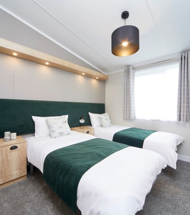 Sunseeker Sensation, twin bedroom at Finlake
