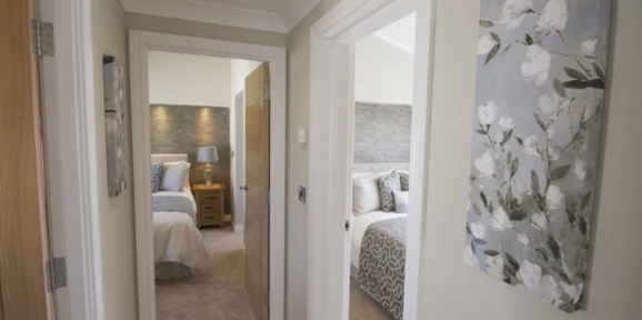 Oakgrove Clarendon, hallway into bedrooms at Finlake