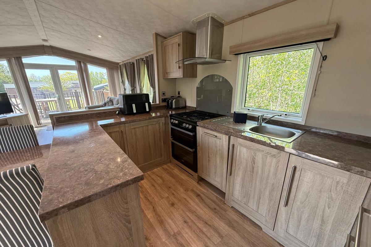 Carnaby Helmsley Lodge, kitchen at Finlake