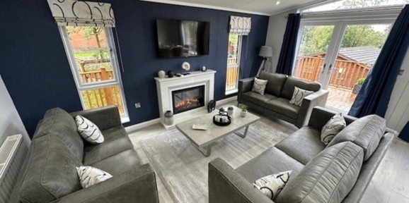 Kentmere Super, lounge with sofas at Finlake