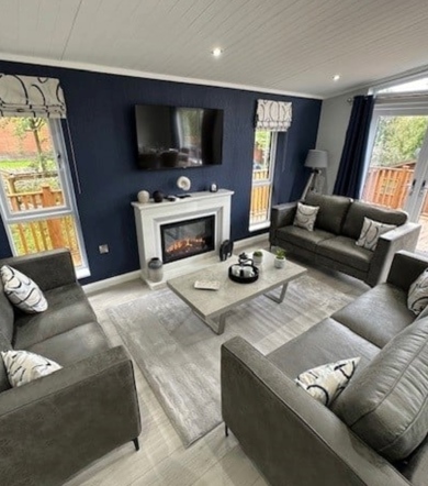 Kentmere Super, lounge with sofas at Finlake