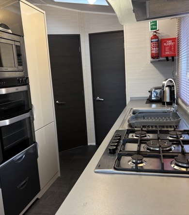Carnaby Stamford, cooker at Brokerswood