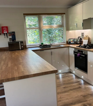 Wessex Classic, breakfast bar at Brokerswood