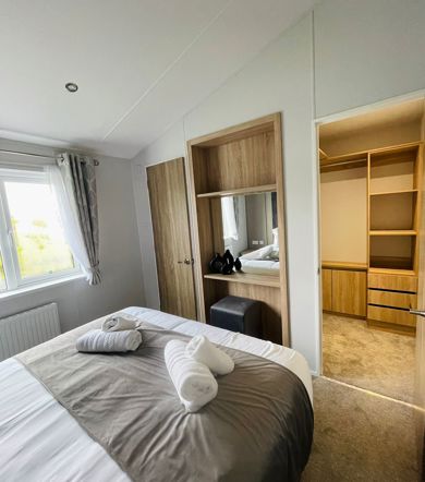 Willerby Pinehurst, mirror at Delamere