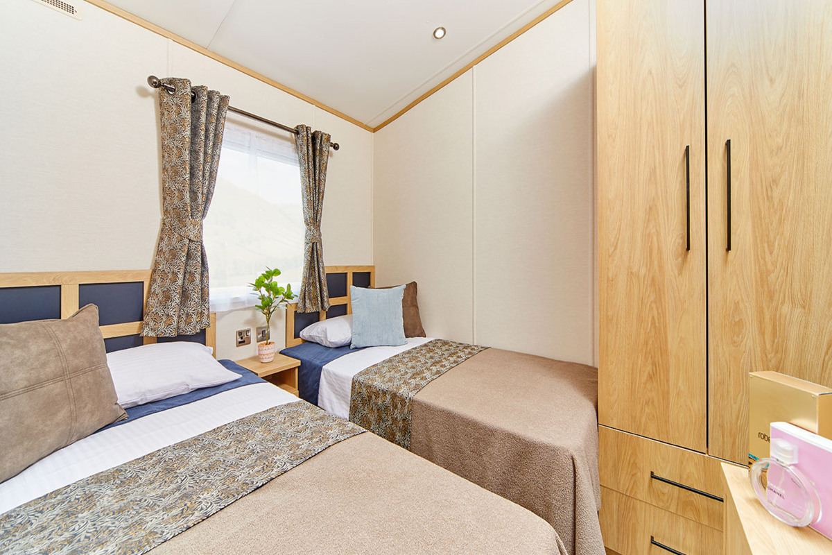 Carnaby Chantry, twin bedroom at Crugan