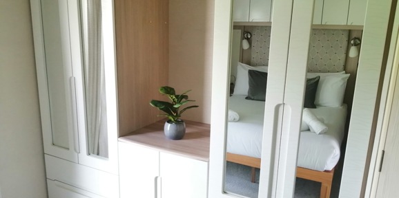 Praa Sands, ABI Beachcomber, wardrobe