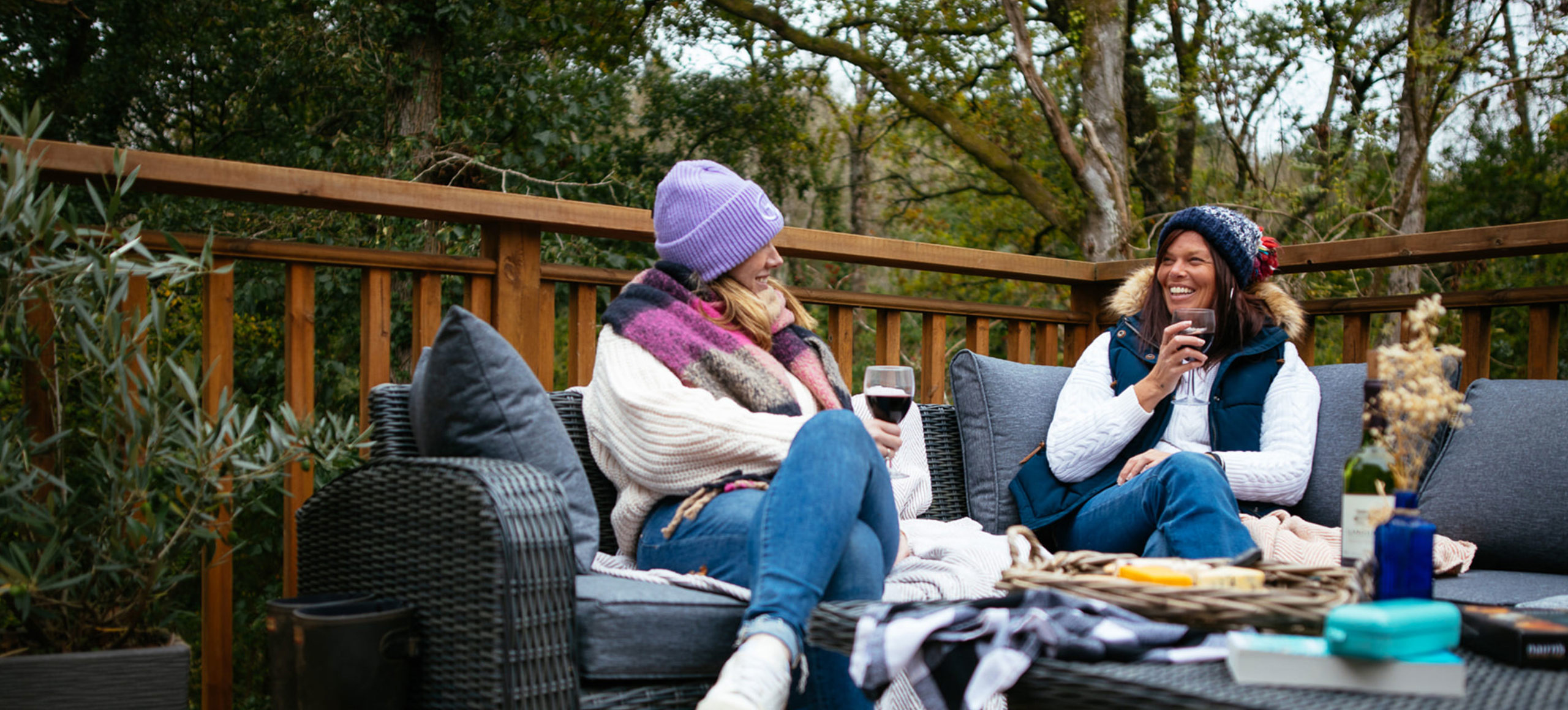 Finlake Winter Time With Friends Chatting