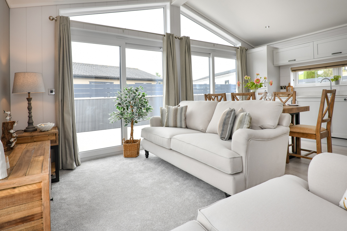 The Warren, Prestige Oyster Catcher, patio doors