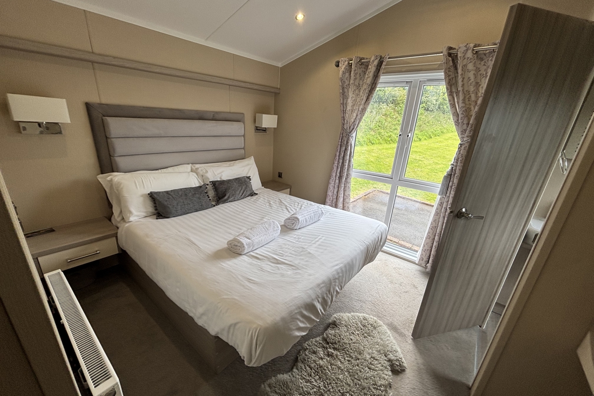 Devon Hills, Regal Hamilton, master bedroom