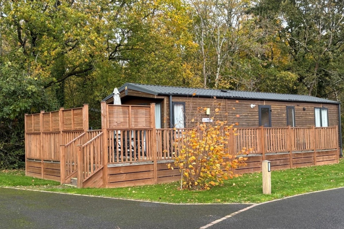 Sunseeker Spirit, exterior at Brokerswood