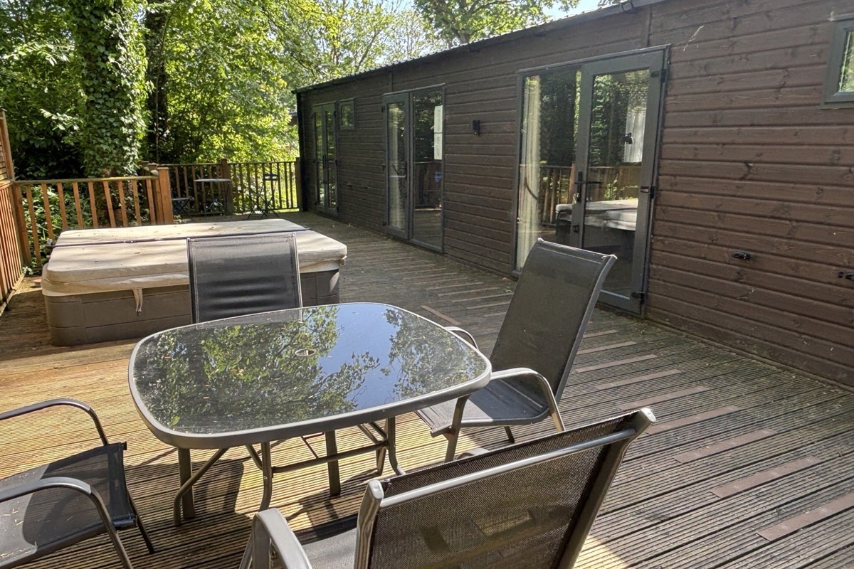 Brokerswood, Carnaby Langham, decking furniture