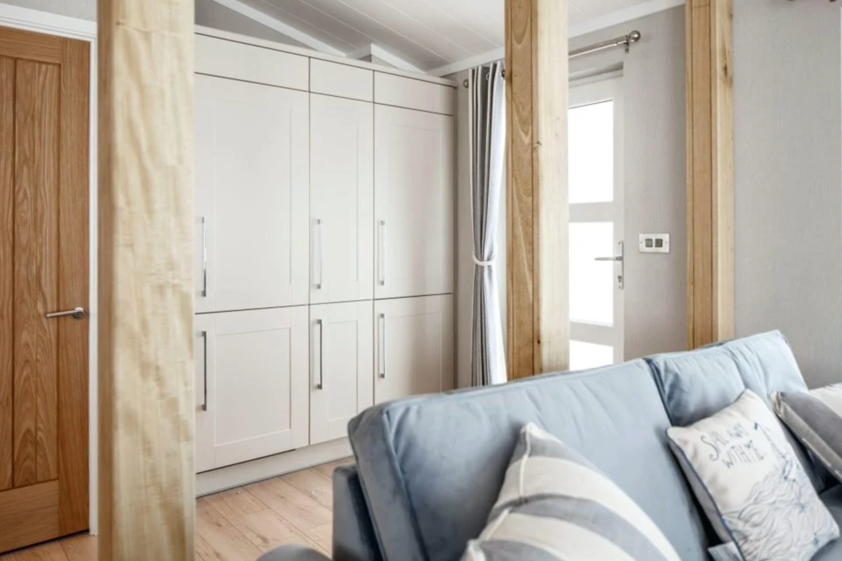 Wessex Contemporary, living room beams at Delamere