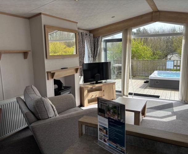 Carnaby Glenmoor Lodge, patio doors at Dartmoor View