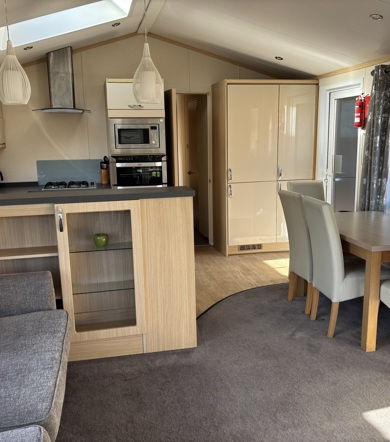 Regal Autograph, dining and kitchen area at Finlake