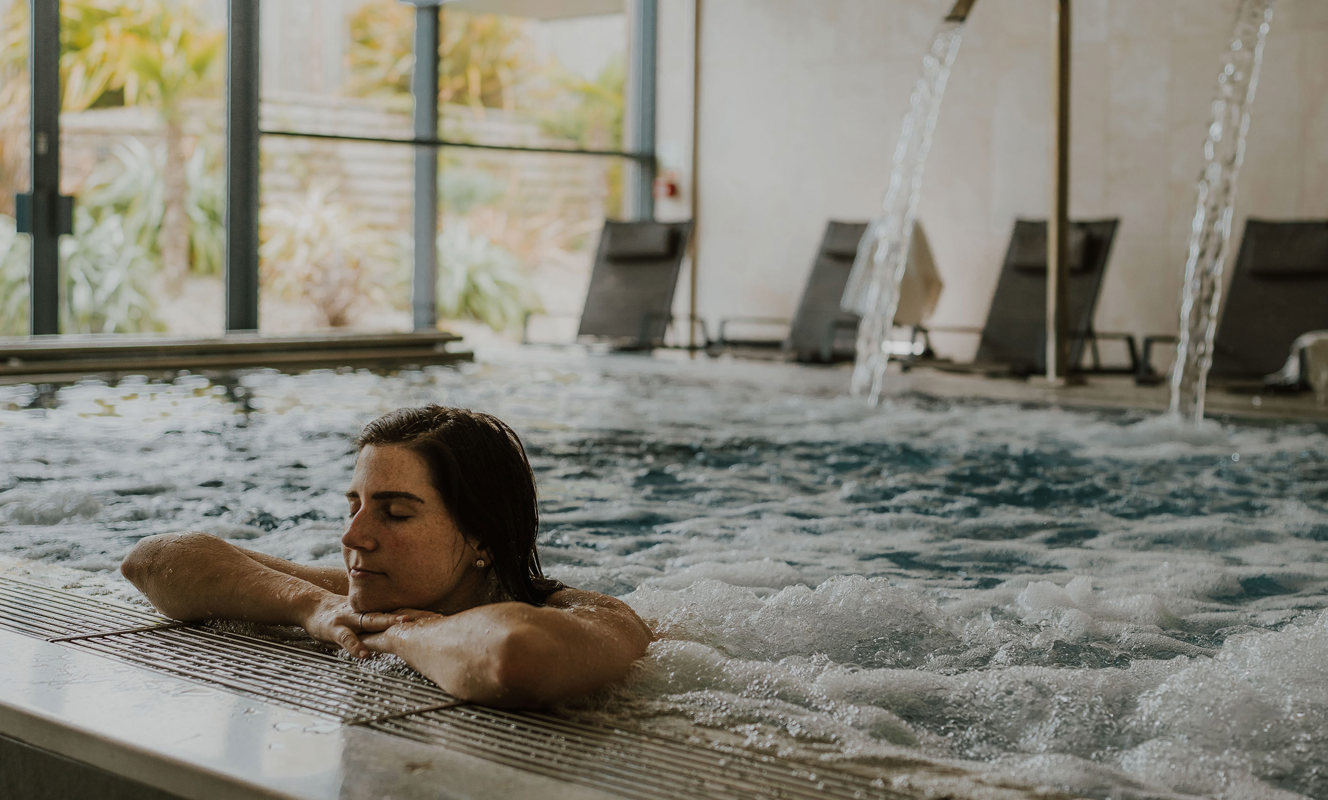 The Warren Lady Relaxing Spa Pool