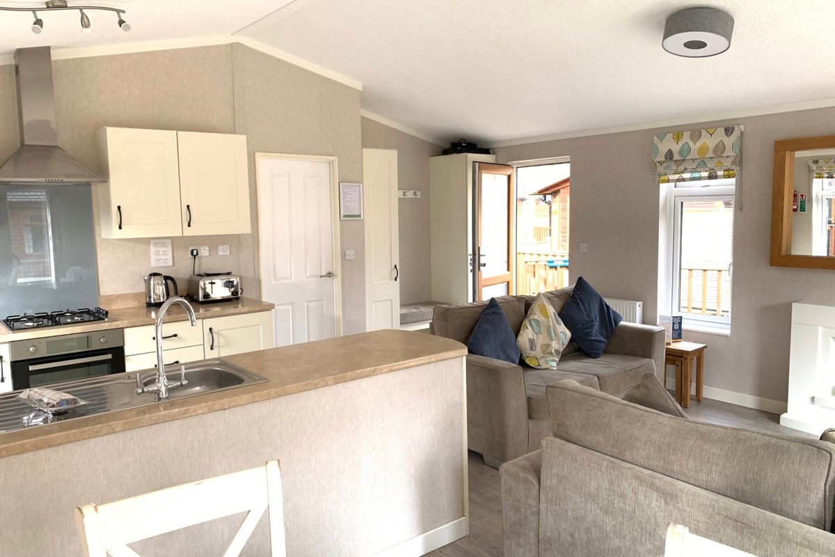  Omar Westfield, open plan living area at Finlake