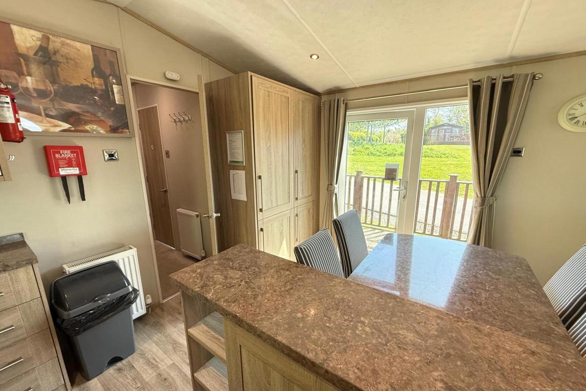 Carnaby Helmsley Lodge, dining area at Finlake