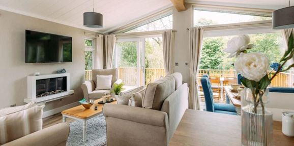 Wessex Contemporary, living room with TV at Brokerswood 