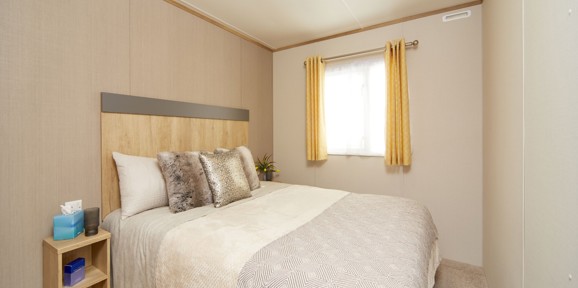 Carnaby Breakaway, master bedroom at Crugan