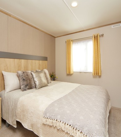 Carnaby Breakaway, master bedroom at Crugan
