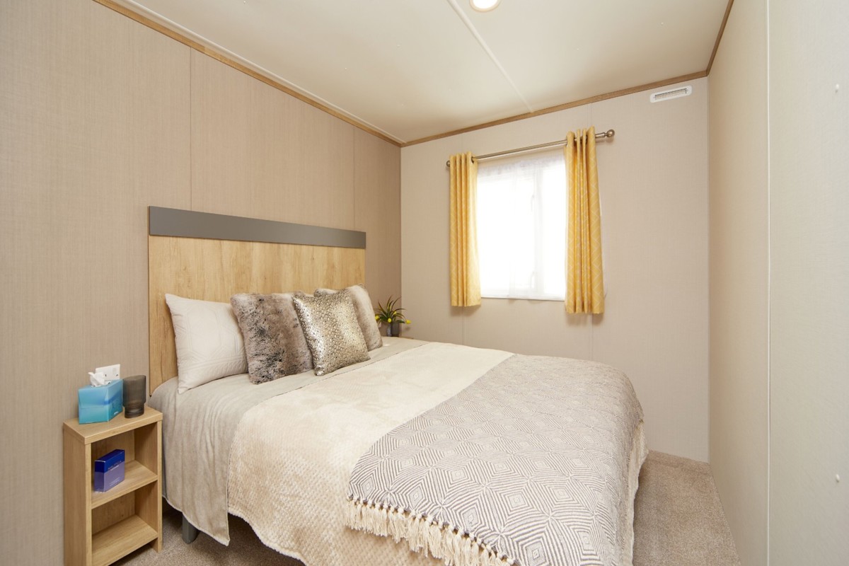 Carnaby Breakaway, master bedroom at Crugan