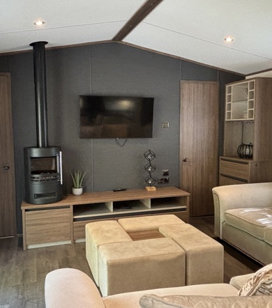 Brokerswood, Carnaby Langham, lounge