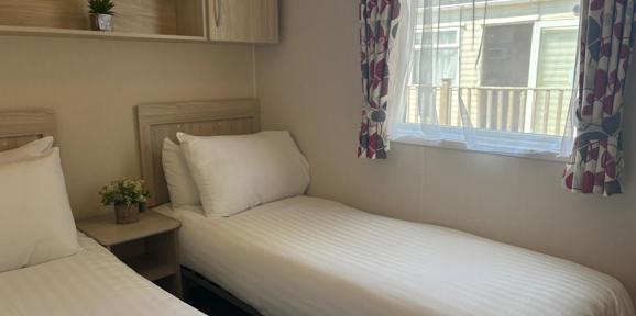 Dartmoor View,  Willerby Rio, twin bedroom