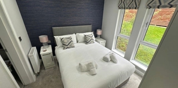 Kentmere Super, master bedroom at Finlake