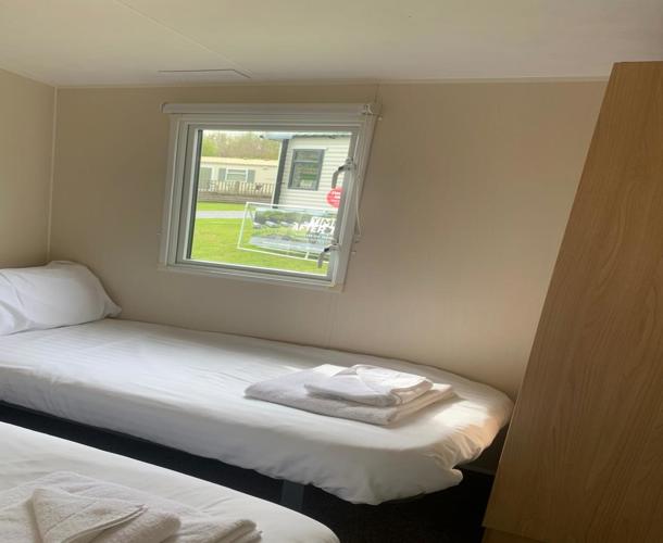 Willerby Aurora, twin bedroom at Dartmoor View