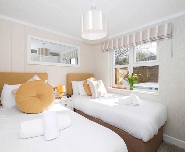 Wessex Classic, twin bedroom at Delamere