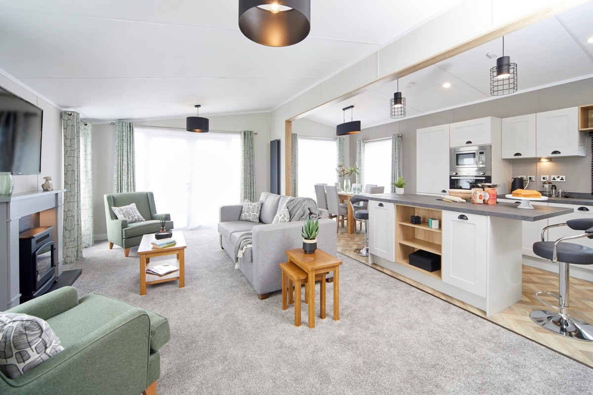 Sunseeker Sensation, open plan living area at Finlake